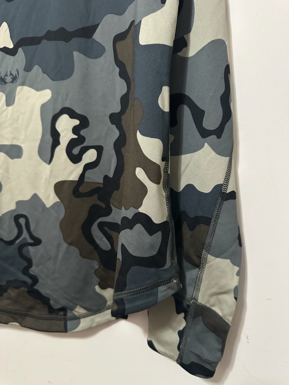KUIU Gila Camo Performance Top Women’s Size Small Green & Black - Picture 13 of 15